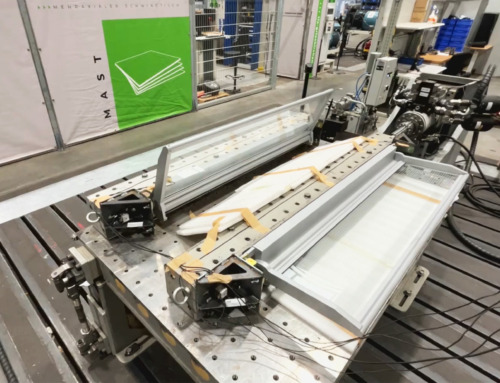 Testing of a luggage rack on a hydraulic shaker